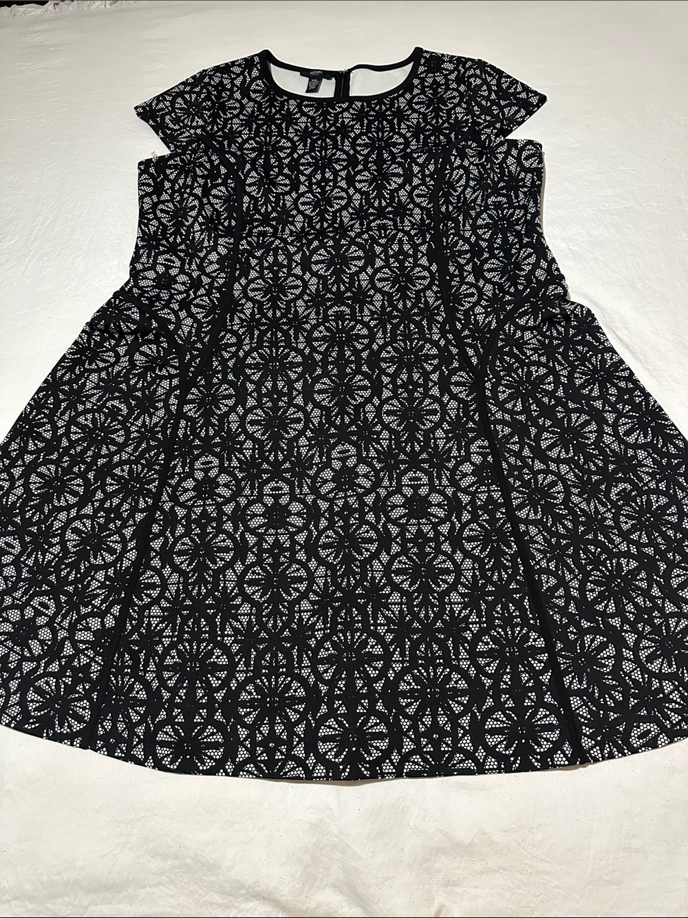 Jones New York Black and White Lace-Effect Midi Dress